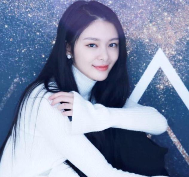 傅菁和王思聪谈过恋爱吗?傅菁家庭背景资料