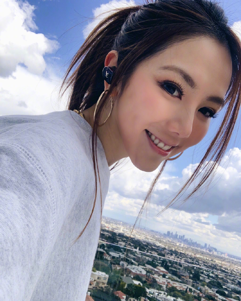 邓紫棋改名后叫啥?邓紫棋是因嗓音被解约的