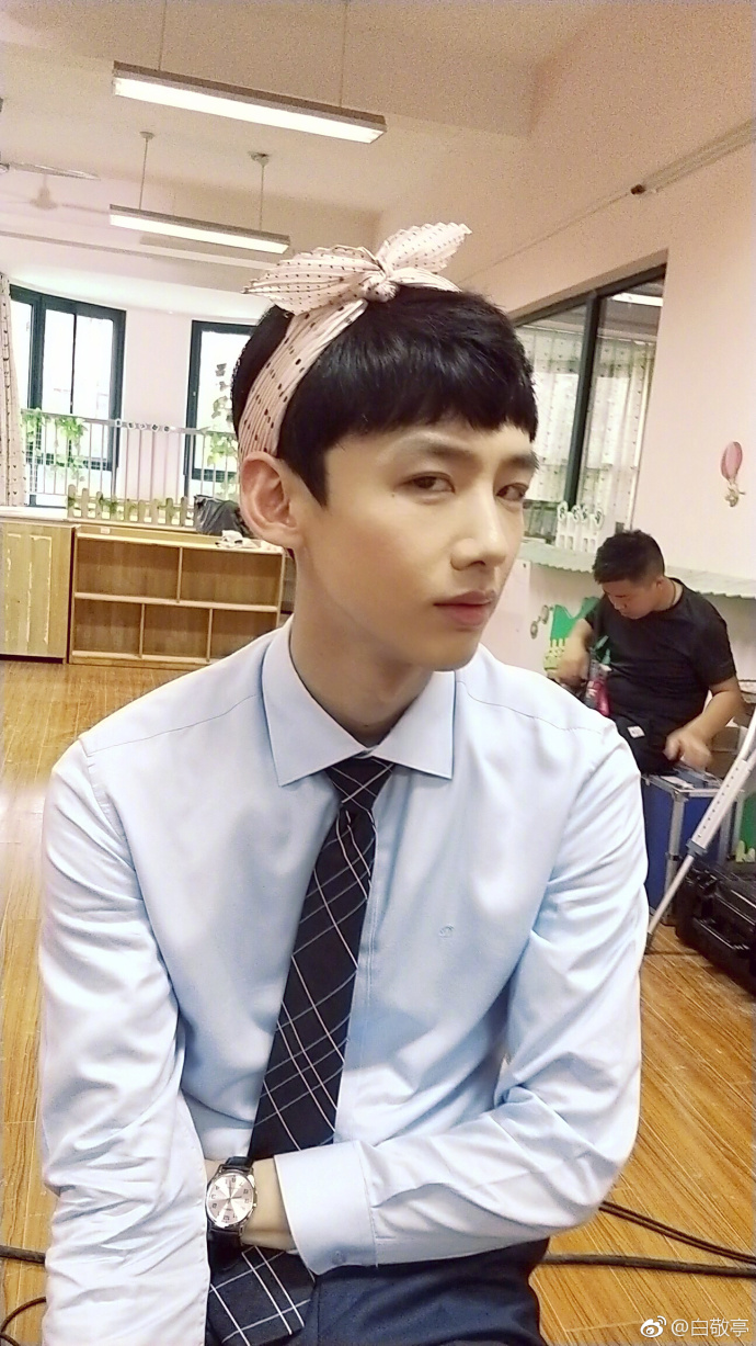 白敬亭为什么叫兔兔、里头白、敬亭山、白文