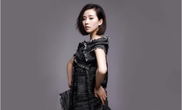 刘诗诗眼睛睁不开无神的原因(刘诗诗两眼无神)