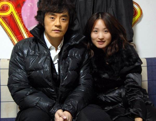 黄格选和白雪是什么关系？黄格选的全家福照