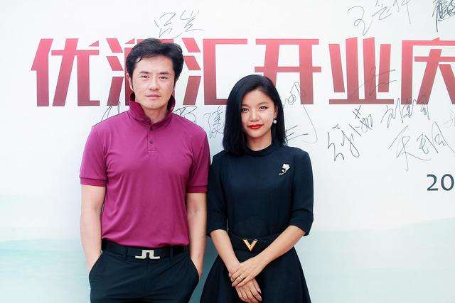 黄格选和白雪是什么关系？黄格选的全家福照