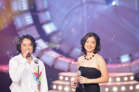 黄格选和白雪是什么关系？黄格选的全家福照