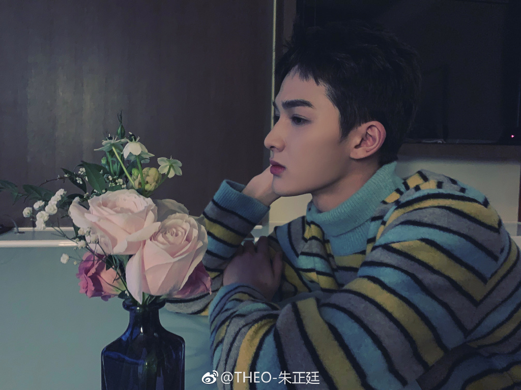 朱正廷腰伤有多严重？曾经疼到哭站不起来被