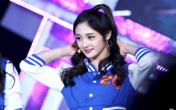 周洁琼整容前后对比图(如何评价周洁琼的长相)