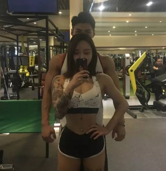 邓梓杭的女朋友宋煜欣照片(邓梓杭宋昱欣分手原因)