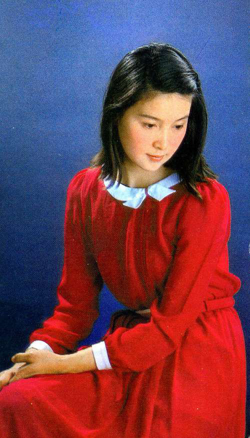 李小璐妈妈张伟欣有几个孩子？张伟欣是美国