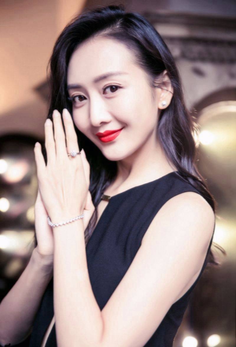 明道和王鸥真的恋爱在一起了吗?王鸥被人叫(明道和王鸥现实中在一起了吗)