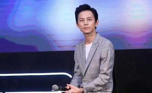 何炅结婚了吗被传同性恋怎么回事