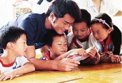 白皮肤古天乐帅到什么程度图(古天乐黑皮肤帅照)