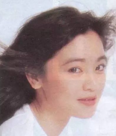 张艾嘉年轻时候好漂亮照片(张艾嘉长得漂亮吗)