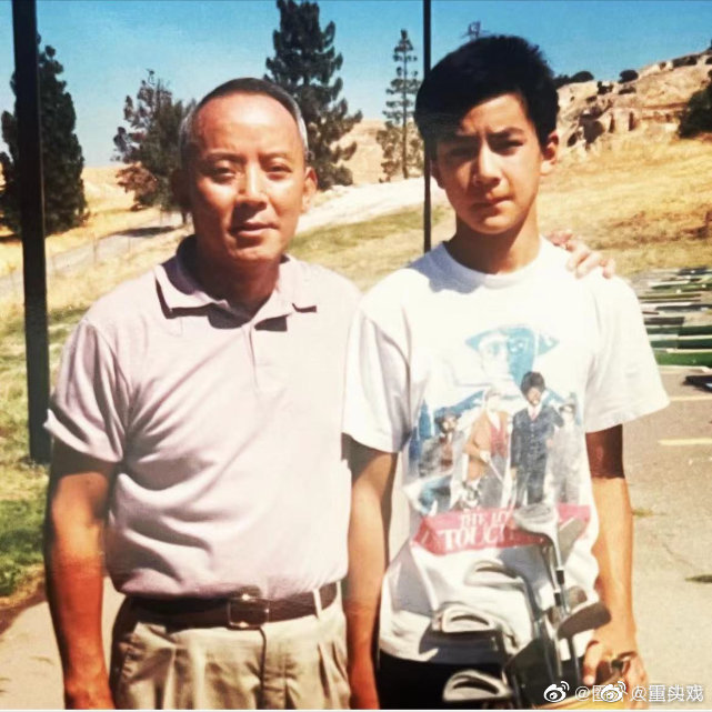 吴彦祖妈妈过世了吗?吴彦祖爸爸妈妈长什么