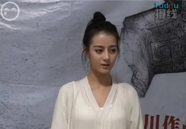 迪丽热巴素颜真实照片(迪丽热巴素颜照) 迪丽热巴素颜真实照片(迪丽热巴素颜照)