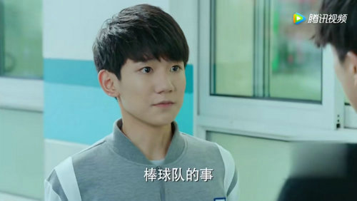 陶西身边的神秘女人的身份是什么？她能否帮(陶西朋友的女儿)