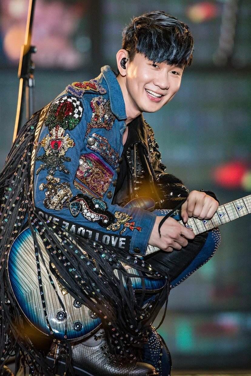 八卦：林俊杰为什么叫JJ、亮晶晶、版五同