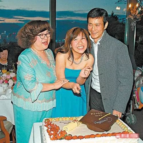 沈殿霞外公是杜月笙吗(杜月笙太太沈月英)