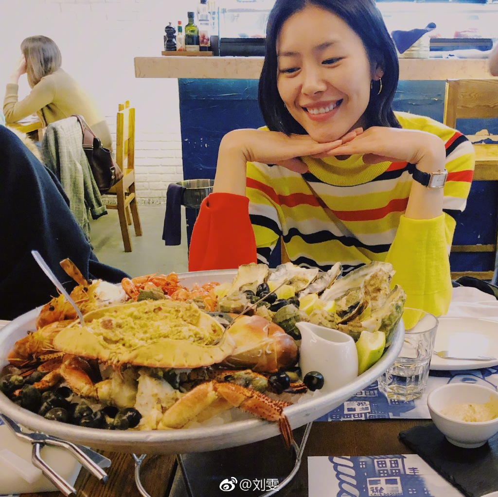 刘雯颧骨高会克夫纯属迷信(刘雯是高颧骨方脸吗) 刘雯颧骨高会克夫纯属迷信(刘雯是高颧骨方脸吗)