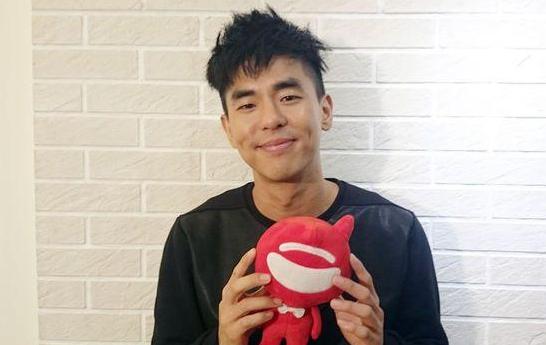 柯有伦纹身了他父亲柯受良的图案 柯有伦纹身了他父亲柯受良的图案