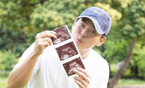 柯有伦纹身了他父亲柯受良的图案 柯有伦纹身了他父亲柯受良的图案