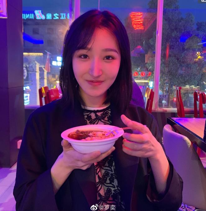 郭子凡女朋友罗奕多大了身高多少 郭子凡女朋友罗奕多大了身高多少