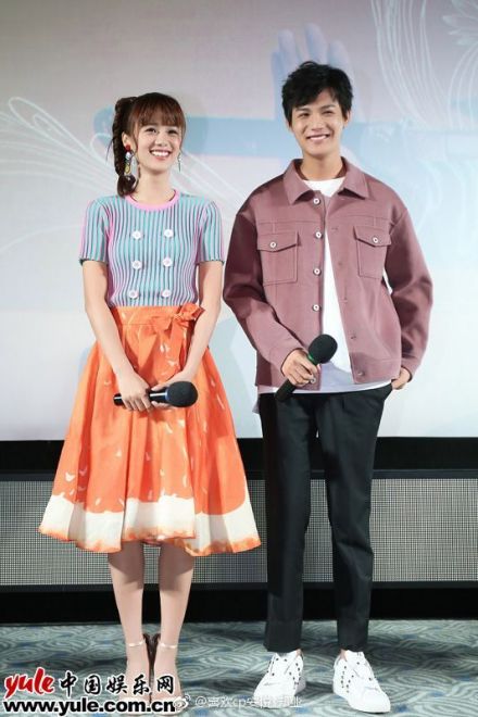 郑业成安悦溪在一起了?郑业成双眼皮是割的 郑业成安悦溪在一起了?郑业成双眼皮是割的