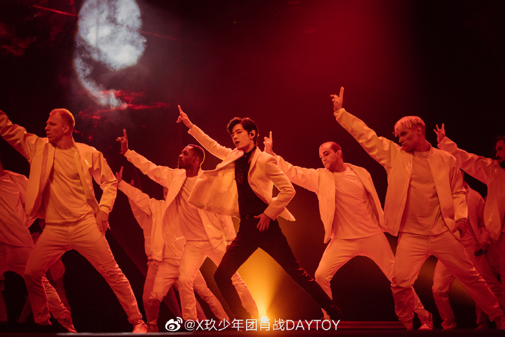 肖战为什么叫兔子、呆桃、小赞 肖战为什么叫兔子、呆桃、小赞