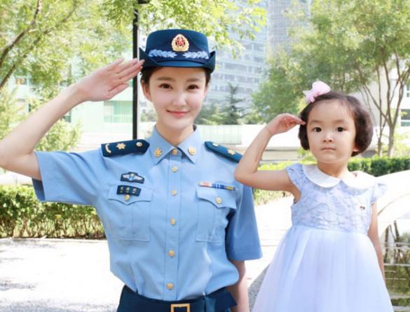 刘雨欣为什么改名叫刘玥霏(刘雨欣是什么)