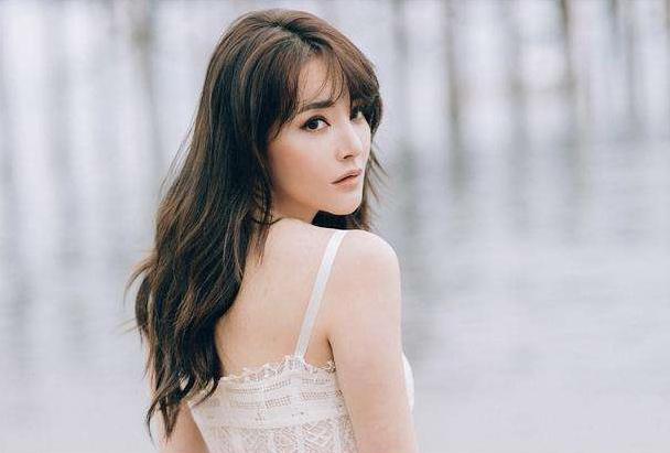 刘雨欣为什么改名叫刘玥霏(刘雨欣是什么)