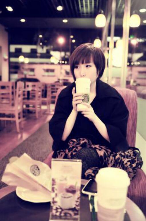 美pi猫娘素颜照片(我想看猫娘照片)