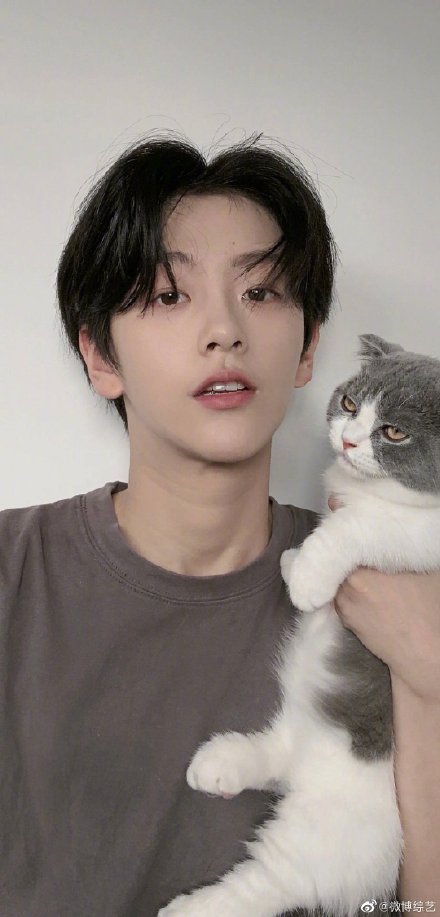 网红刘梦竟然是女的(刘梦网红图片) 网红刘梦竟然是女的(刘梦网红图片)