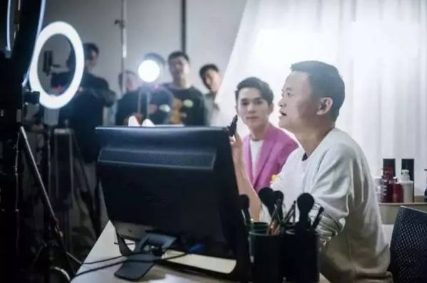 李佳琦带货最高纪录是多少(李佳琦一天带货多少) 李佳琦带货最高纪录是多少(李佳琦一天带货多少)