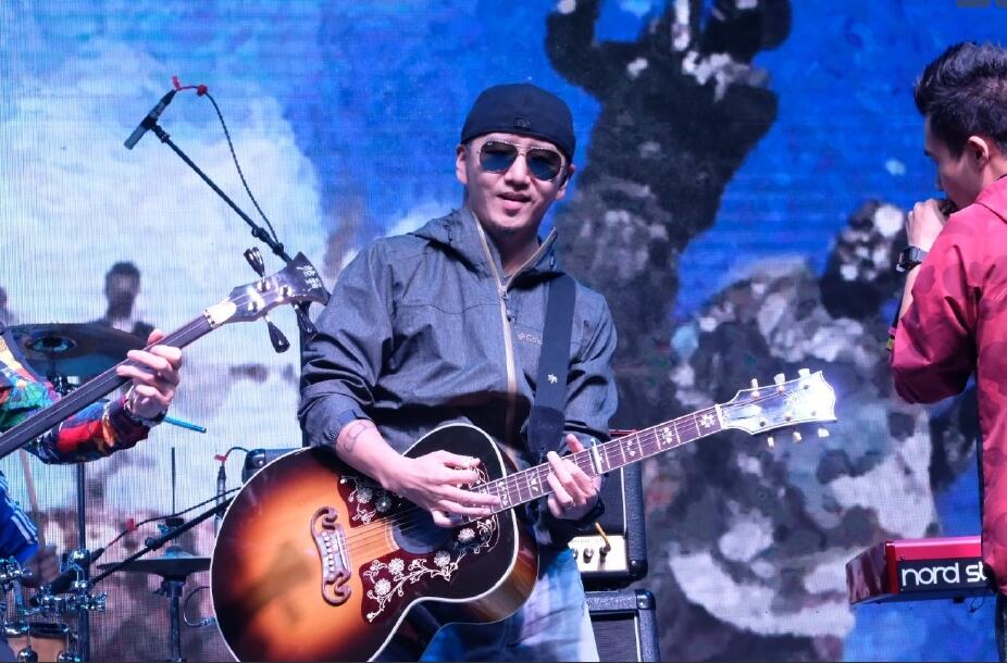 郝云是摇滚还是民谣歌手(郝云是哪个乐队) 郝云是摇滚还是民谣歌手(郝云是哪个乐队)