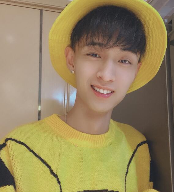 秦霄贤为什么叫凯旋、白月光、皮卡丘