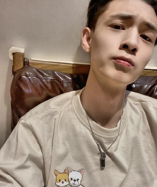 秦霄贤为什么叫凯旋、白月光、皮卡丘