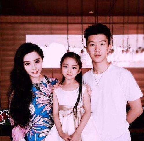 范朵朵和范丞丞的合照有吗(范丞丞和女生的合照)