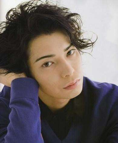 松本润的嘴歪了是怎么回事(松本润 嘴)