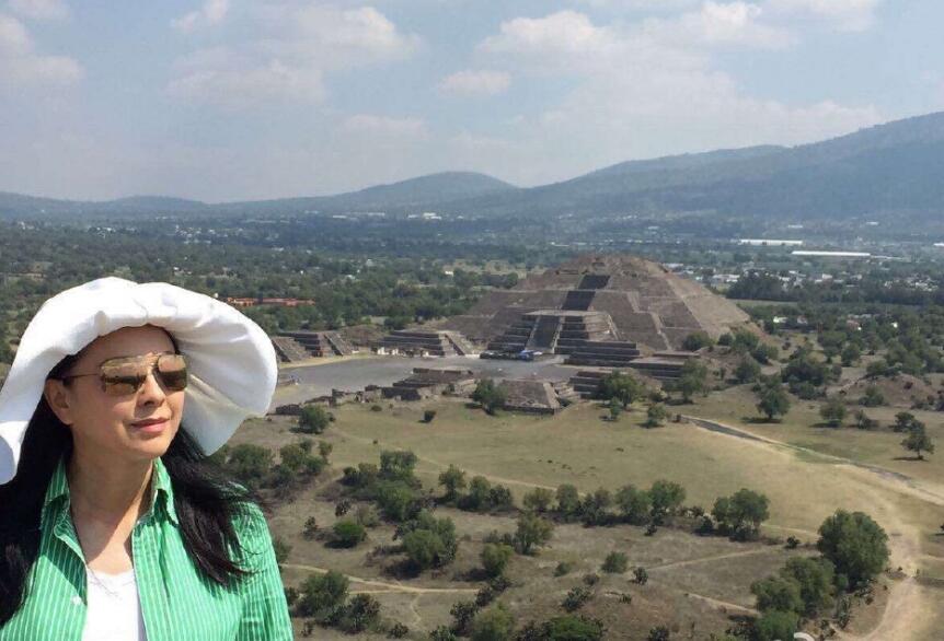 梁雁翎年轻时的照片好美(梁雁翔年轻的时候)