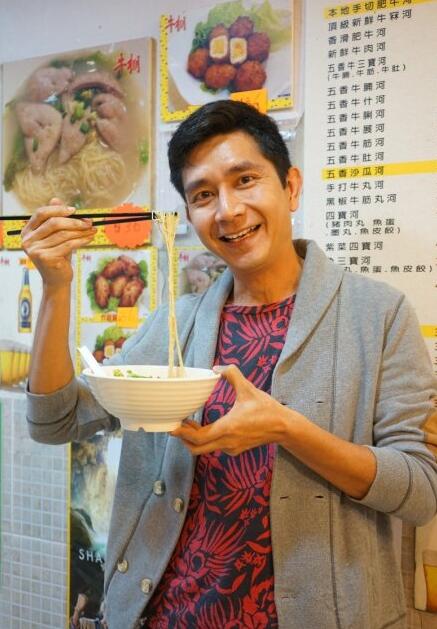 美人鱼和文章演警察的演员李尚正多大了