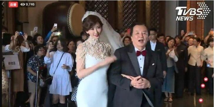 吴慈美年轻时候的照片(吴佩慈年轻的照片)