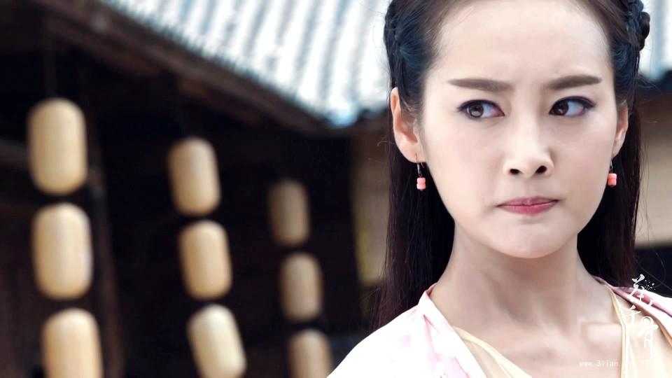 李纯整过容吗有没有前后对比照 她为什么反 李纯整过容吗有没有前后对比照 她为什么反