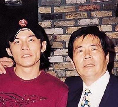 周杰伦父亲周耀中现在怎么样(周杰伦父亲是干嘛的)