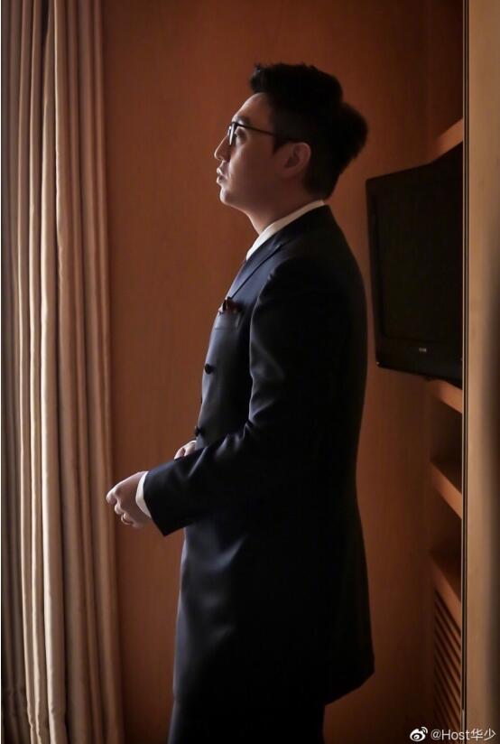 华少怎么这么胖了(华少胖了对比照片)