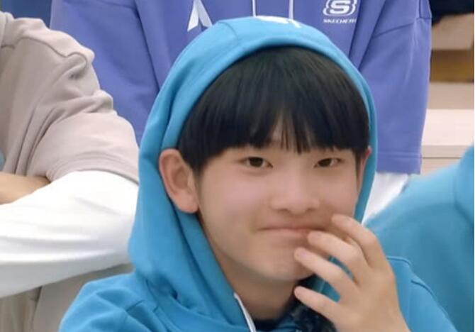 周震南和金秀贤像吗(周震南说金泰亨帅) 周震南和金秀贤像吗(周震南说金泰亨帅)