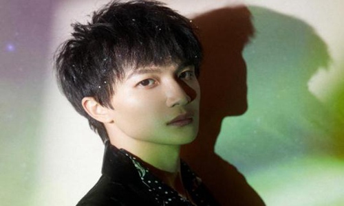 周深谈网红歌手和职业歌手(周深怎么当上歌手的)