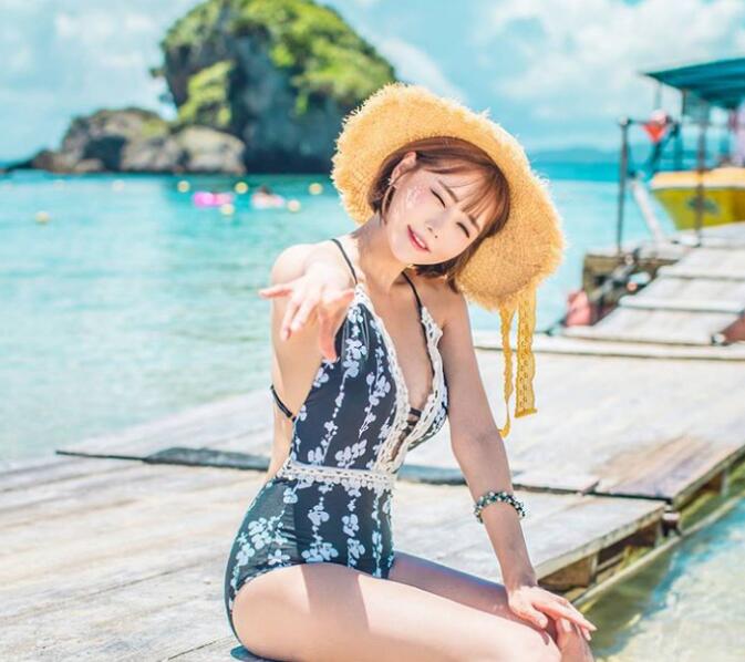 车模韩佳恩短裤图片