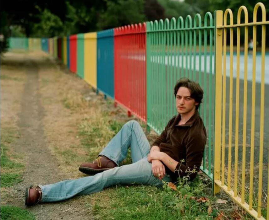 詹一美麦卡沃伊在英国火吗(詹姆斯麦卡沃伊 一美)