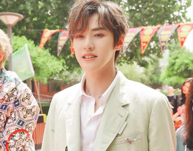 李振宁被私生曝光电话(李振宁真名) 李振宁被私生曝光电话(李振宁真名)