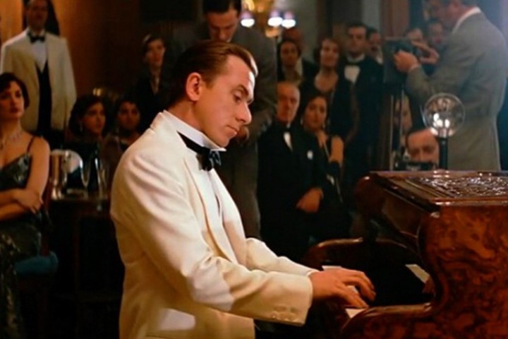 海上钢琴师主角蒂姆罗斯真的会弹钢琴吗