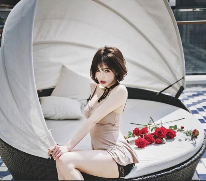 车模韩佳恩短裤图片