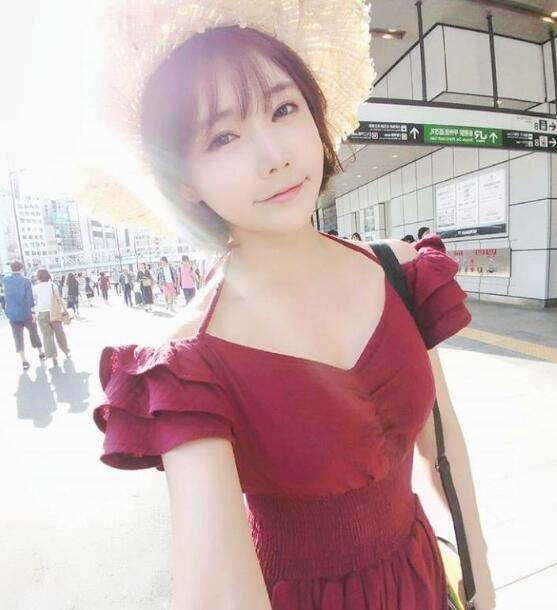 车模韩佳恩短裤图片